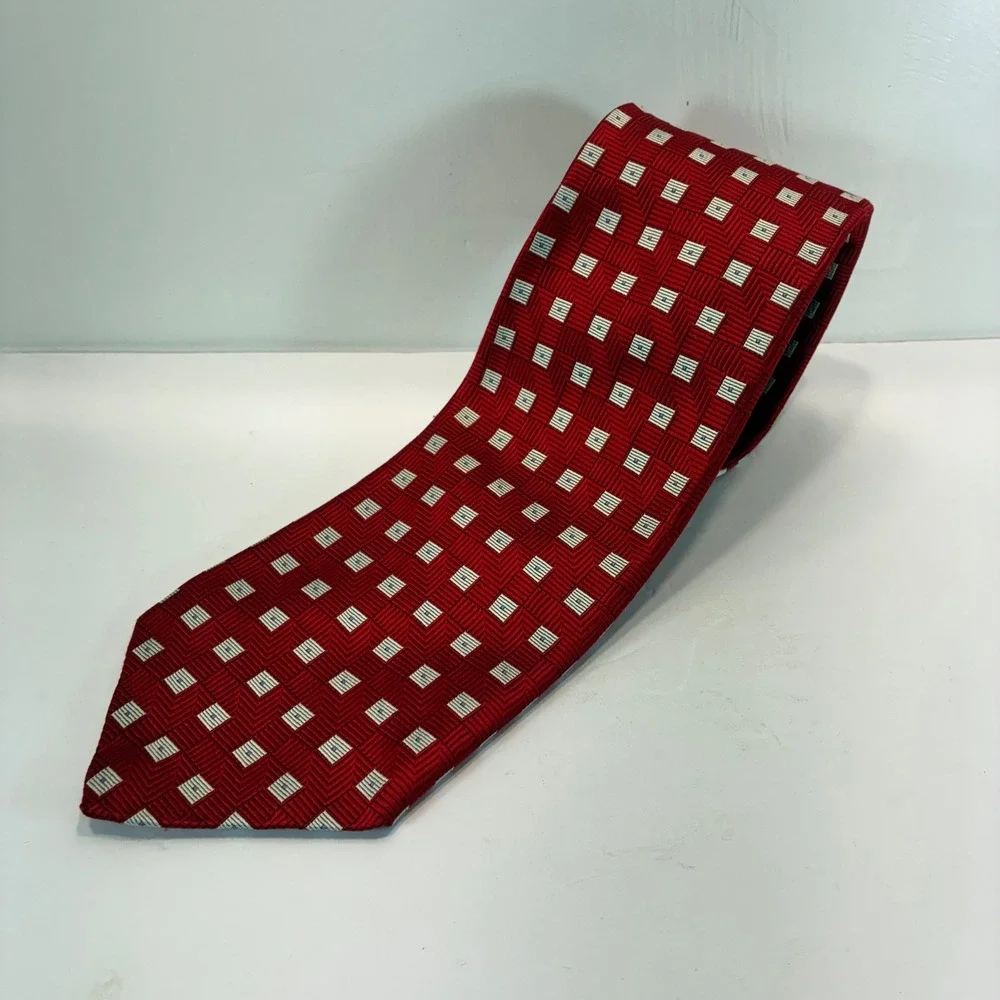 Robert Talbott Best of Class Red Geometric Silk Necktie Hand Sewn USA 3.75 Wide